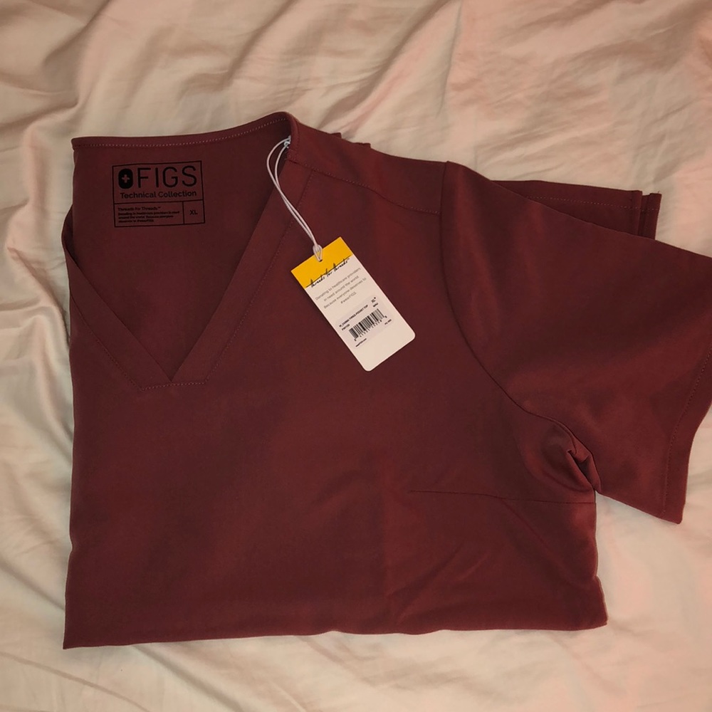 FIGS Casma Three pocket scrub top